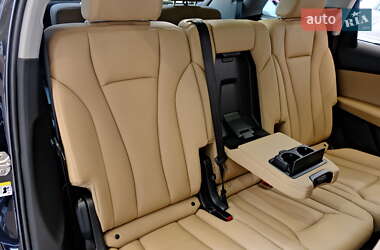 Внедорожник / Кроссовер Audi Q7 2020 в 