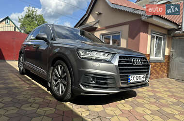 Внедорожник / Кроссовер Audi Q7 2016 в 