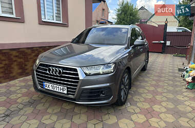 Внедорожник / Кроссовер Audi Q7 2016 в 