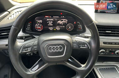 Внедорожник / Кроссовер Audi Q7 2016 в 