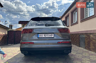 Внедорожник / Кроссовер Audi Q7 2016 в 