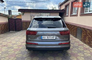 Внедорожник / Кроссовер Audi Q7 2016 в 