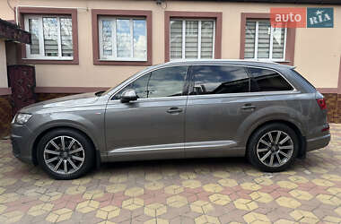 Внедорожник / Кроссовер Audi Q7 2016 в 