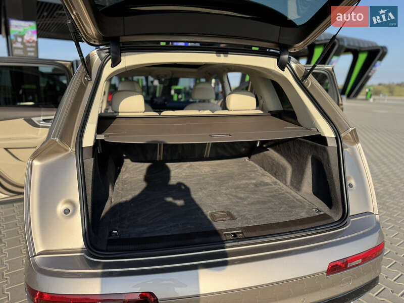 Внедорожник / Кроссовер Audi Q7 2018 в Николаеве