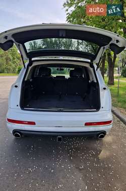 Позашляховик / Кросовер Audi Q7 2014 в 