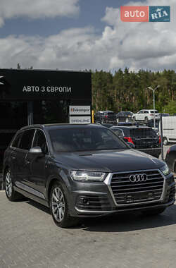 Внедорожник / Кроссовер Audi Q7 2018 в 