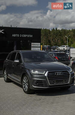 Внедорожник / Кроссовер Audi Q7 2018 в 