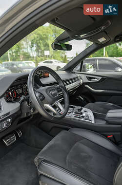 Внедорожник / Кроссовер Audi Q7 2018 в 
