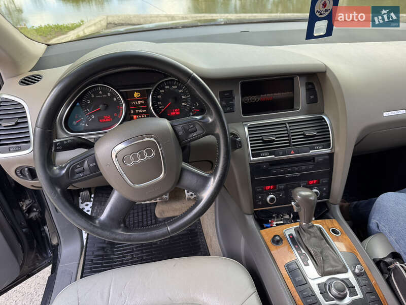 Позашляховик / Кросовер Audi Q7 2006 в Шепетівці