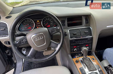 Внедорожник / Кроссовер Audi Q7 2006 в 