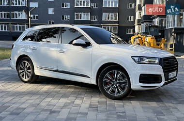 Внедорожник / Кроссовер Audi Q7 2017 в 