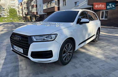 Внедорожник / Кроссовер Audi Q7 2017 в 