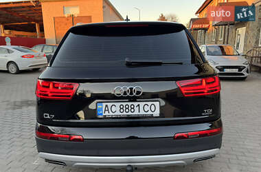 Внедорожник / Кроссовер Audi Q7 2015 в 