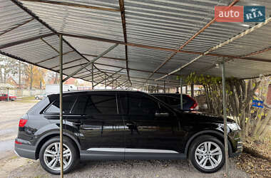 Внедорожник / Кроссовер Audi Q7 2015 в 