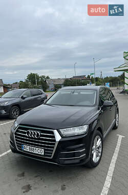 Внедорожник / Кроссовер Audi Q7 2015 в 