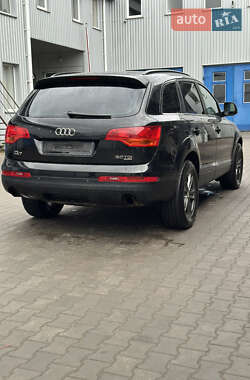 Позашляховик / Кросовер Audi Q7 2007 в 