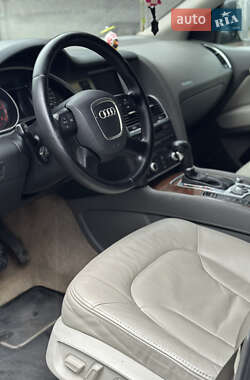 Позашляховик / Кросовер Audi Q7 2007 в 