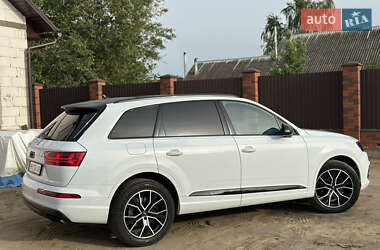 Внедорожник / Кроссовер Audi Q7 2016 в 