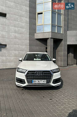 Позашляховик / Кросовер Audi Q7 2016 в 