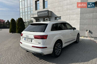 Позашляховик / Кросовер Audi Q7 2016 в 