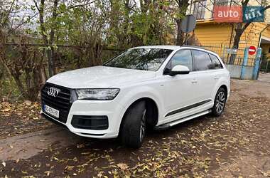 Позашляховик / Кросовер Audi Q7 2016 в Львові