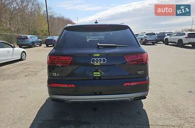Внедорожник / Кроссовер Audi Q7 2017 в 