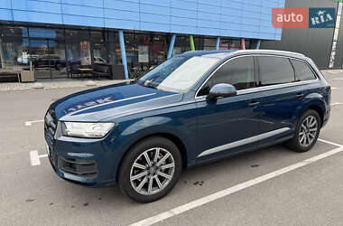 Внедорожник / Кроссовер Audi Q7 2017 в 