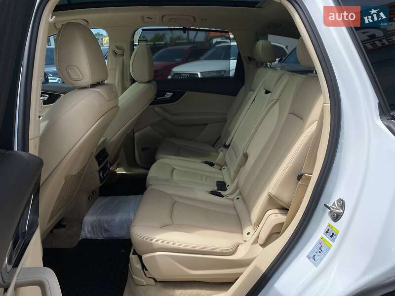 Позашляховик / Кросовер Audi Q7 2017 в Львові