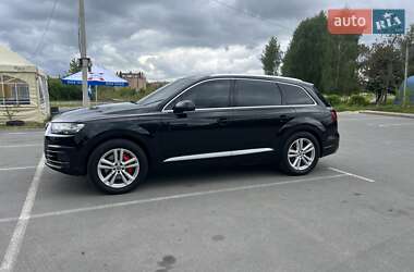 Внедорожник / Кроссовер Audi Q7 2015 в 