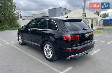 Внедорожник / Кроссовер Audi Q7 2015 в 