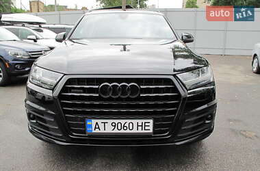 Позашляховик / Кросовер Audi Q7 2015 в 