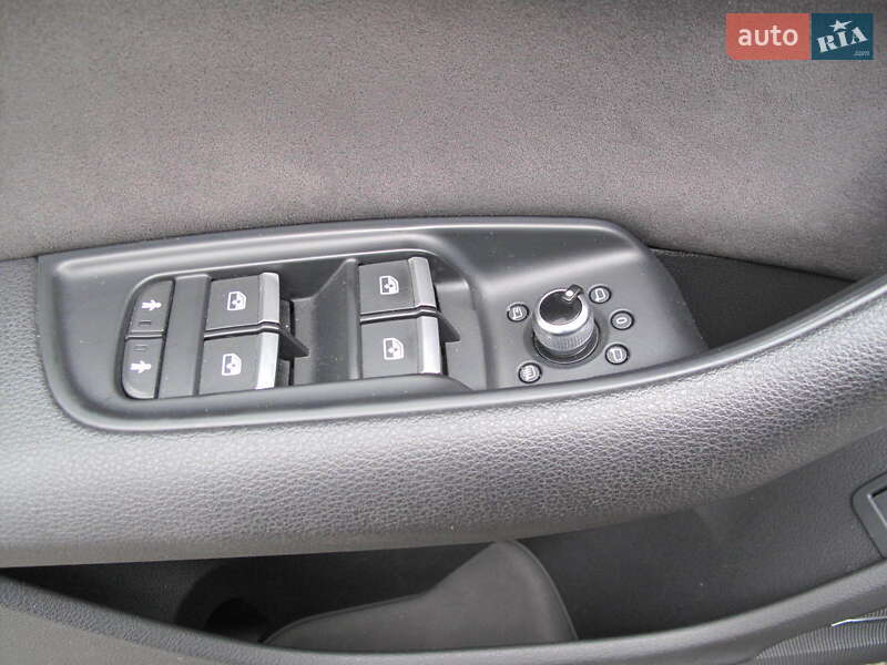 Внедорожник / Кроссовер Audi Q7 2015 в Киеве