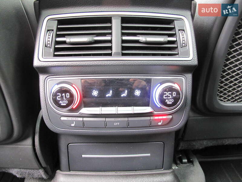 Внедорожник / Кроссовер Audi Q7 2015 в Киеве