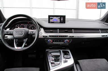 Позашляховик / Кросовер Audi Q7 2015 в 