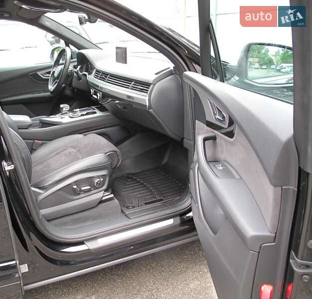 Внедорожник / Кроссовер Audi Q7 2015 в Киеве