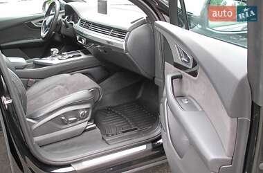 Позашляховик / Кросовер Audi Q7 2015 в 