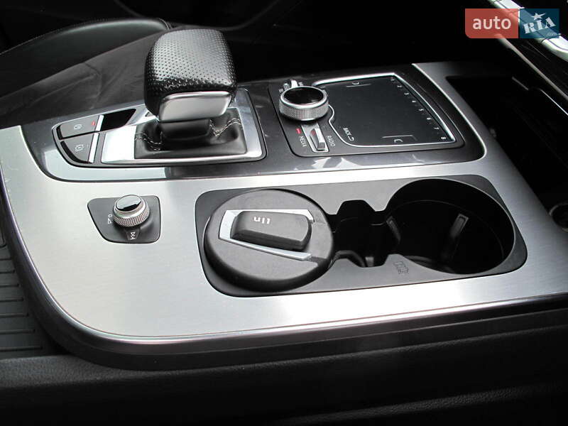 Внедорожник / Кроссовер Audi Q7 2015 в Киеве