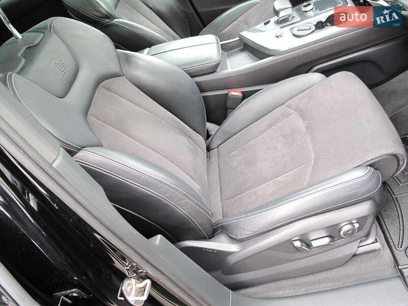 Внедорожник / Кроссовер Audi Q7 2015 в Киеве