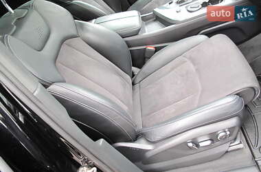 Позашляховик / Кросовер Audi Q7 2015 в 