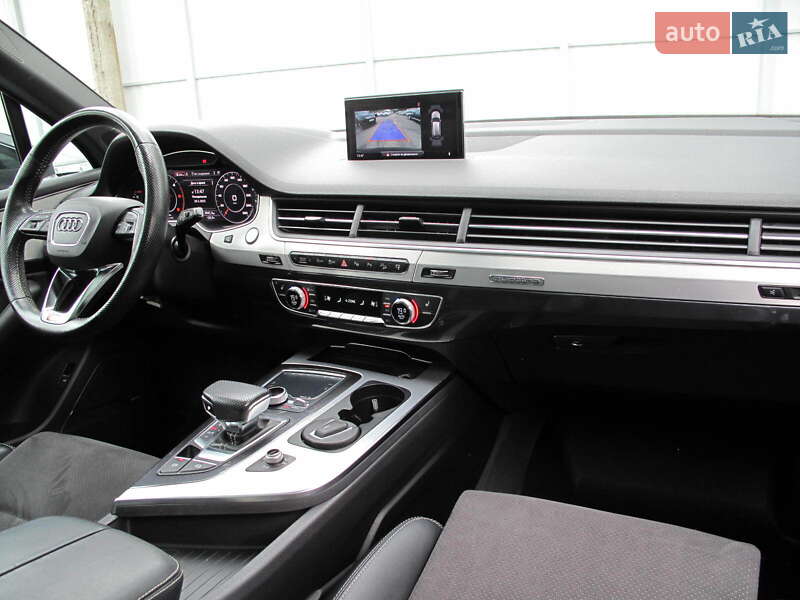 Внедорожник / Кроссовер Audi Q7 2015 в Киеве
