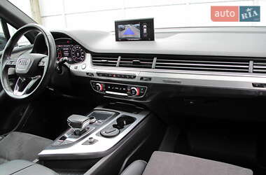 Позашляховик / Кросовер Audi Q7 2015 в 