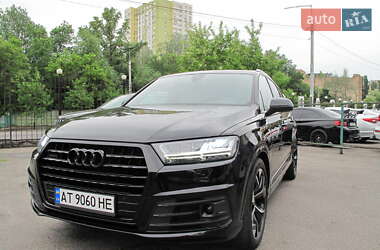 Позашляховик / Кросовер Audi Q7 2015 в 