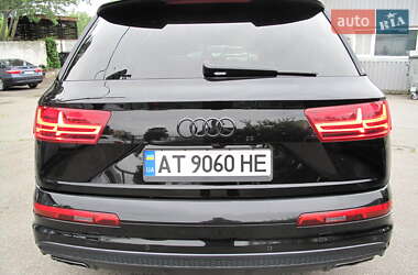 Позашляховик / Кросовер Audi Q7 2015 в 