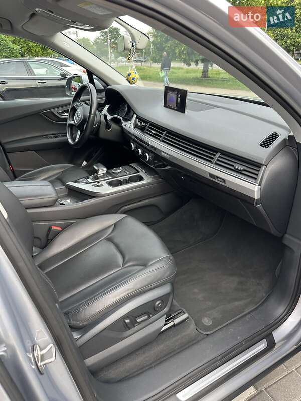 Внедорожник / Кроссовер Audi Q7 2015 в Киеве