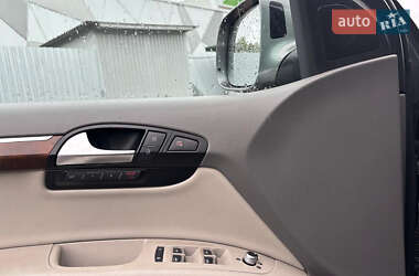 Позашляховик / Кросовер Audi Q7 2012 в 