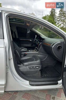 Внедорожник / Кроссовер Audi Q7 2012 в 