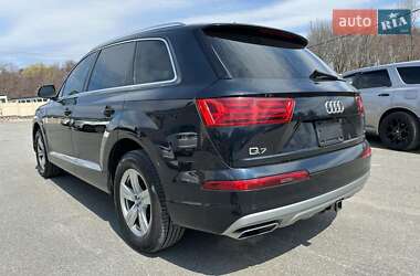 Внедорожник / Кроссовер Audi Q7 2017 в 