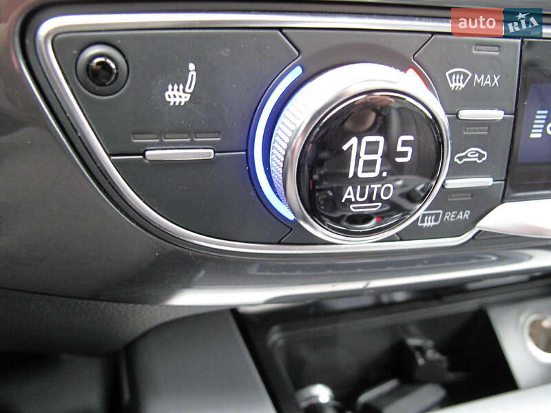 Внедорожник / Кроссовер Audi Q7 2015 в Киеве