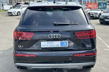 Внедорожник / Кроссовер Audi Q7 2015 в 