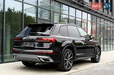 Внедорожник / Кроссовер Audi Q7 2023 в 